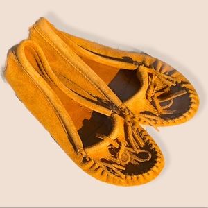 Minnetonka moccasin size 8.5